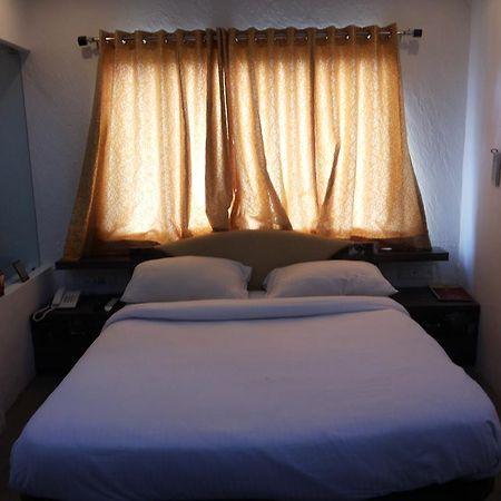 Hotel Kanchan Tilak 印多尔 外观 照片