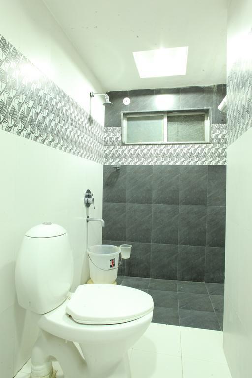 Hotel Kanchan Tilak 印多尔 外观 照片